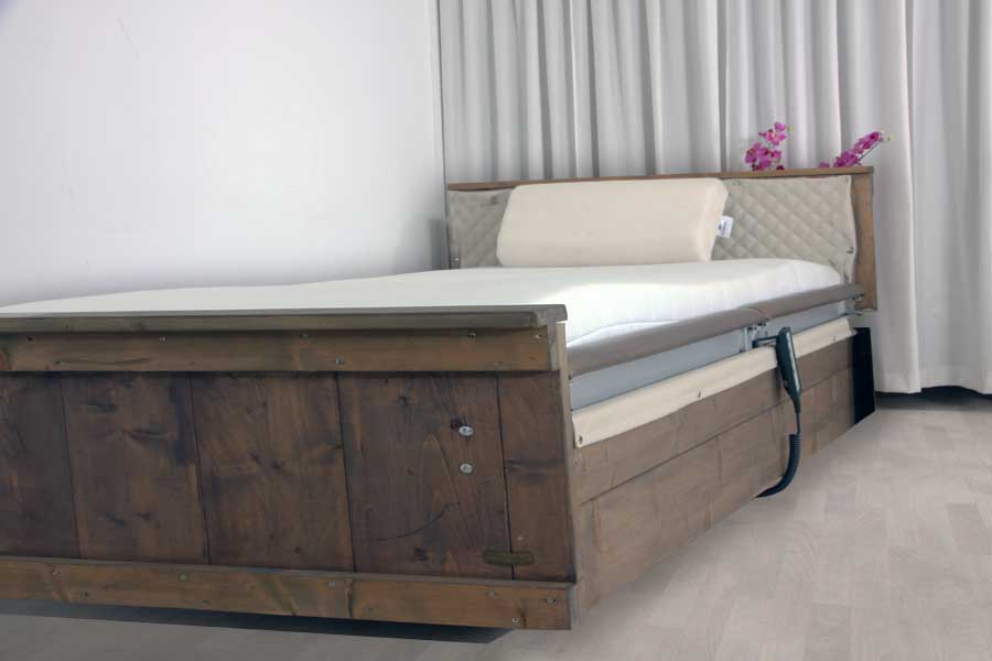 Stoer Steigerhouten de luxe, 140 cm breed 1 pers. hoog laag bed