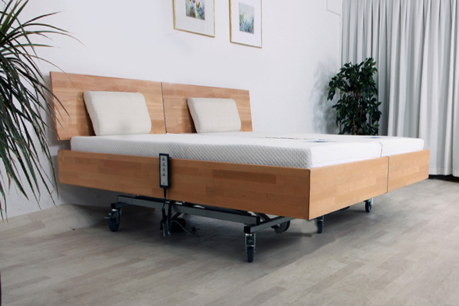 180 cm breed eikenhouten Forest Premium 604KT. Een massief houten hooglaagbed