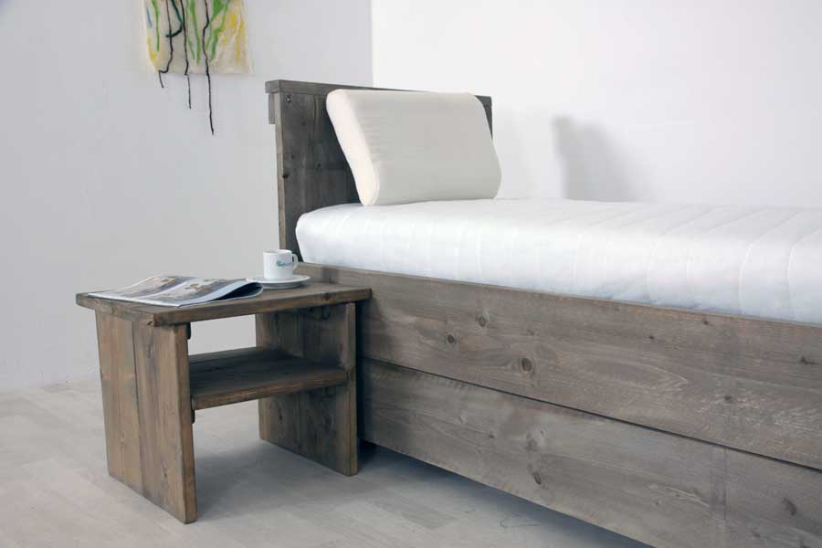 Stoer steigerhouten 70 cm breed 1 pers. hoog laag bed model Classic