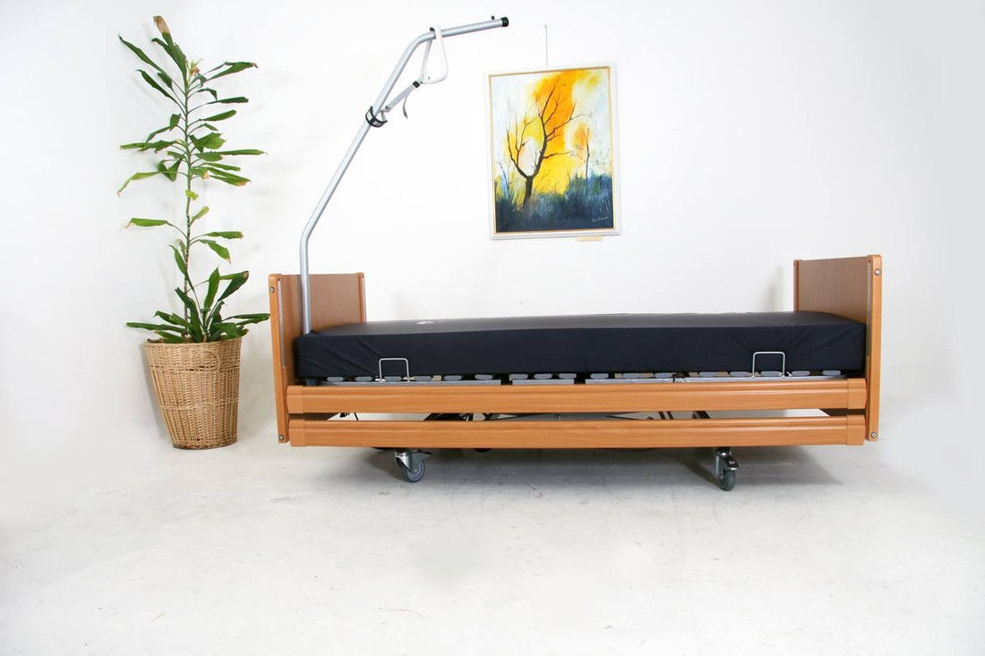 Beatrix hooglaagbed 100 X 220 cm. Keuze uit 175, 225 of 350 kg. belastbaarheid.