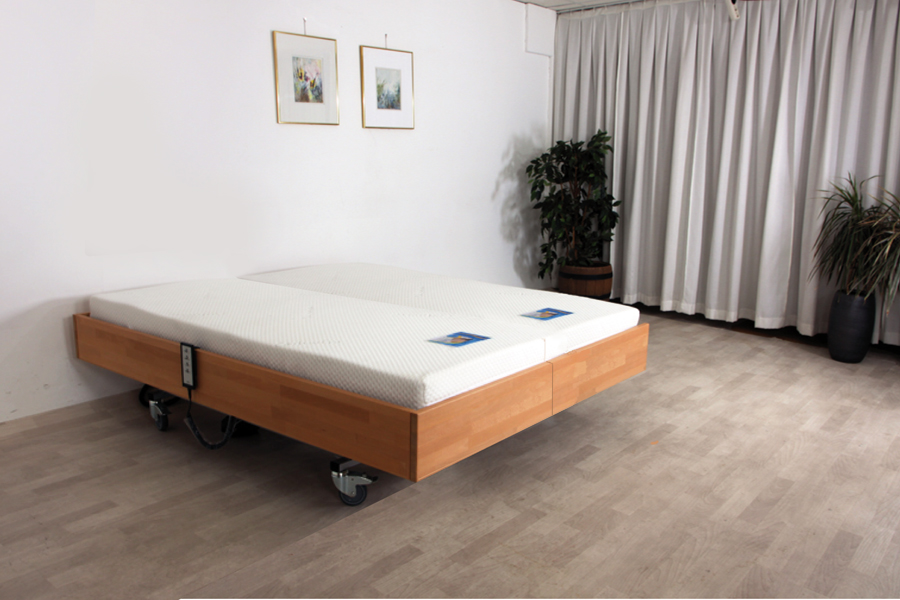 200 cm breed beukenhouten Forest Basic 599QS. Een massief houten hooglaagbed