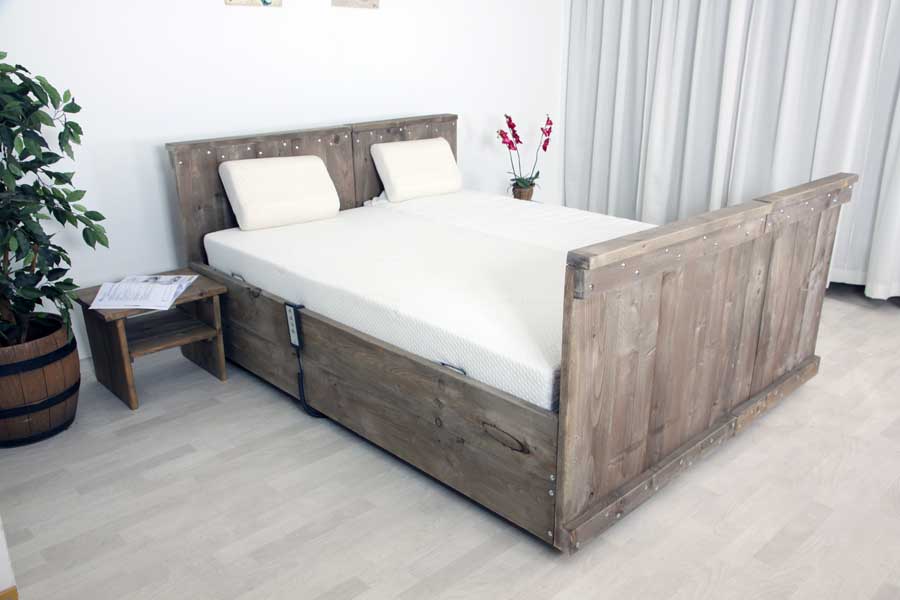 Stoer steigerhouten 160 cm breed 2 persoons hoog laag bed model Classic