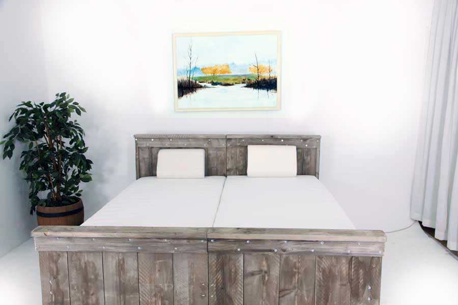 Stoer steigerhouten 200 cm breed 2 persoons hoog laag bed model Classic