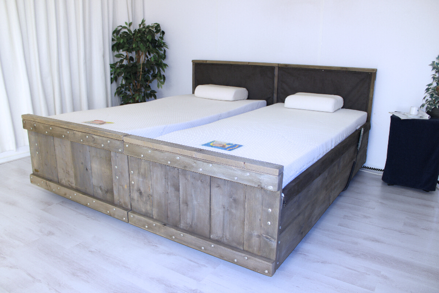 Stoer steigerhouten de luxe, 180 cm breed 2 pers. hoog laag bed