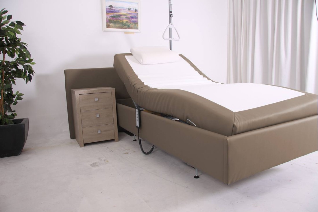 Ivanhoe hooglaag bed. 80 cm breed en 200 cm lang In de webwinkel kunt u kiezen uit 175 of 225 kilo max. belastbaarheid