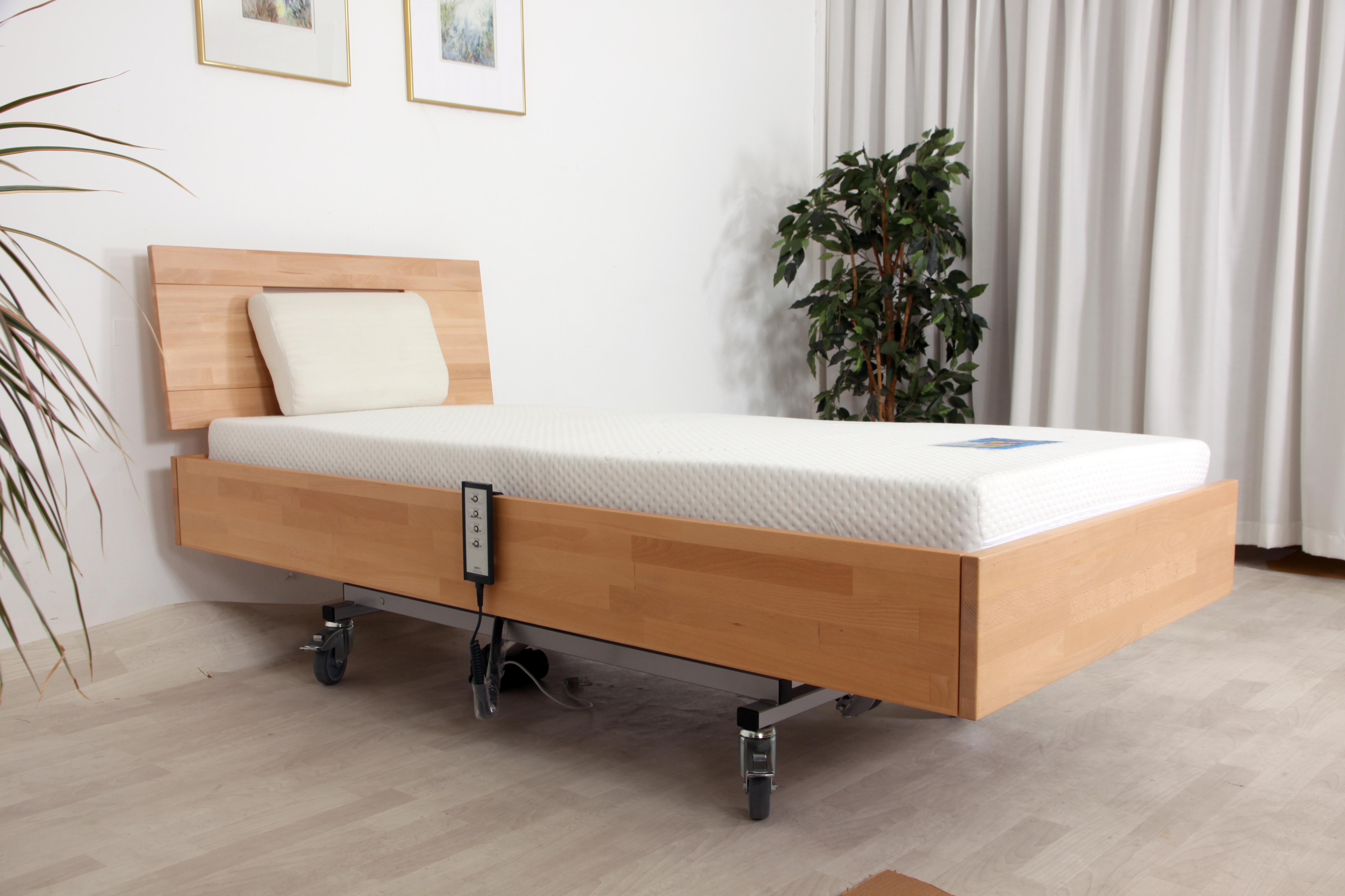 90 cm breed beukenhouten Forest Basic 503KT. Een massief houten hooglaagbed