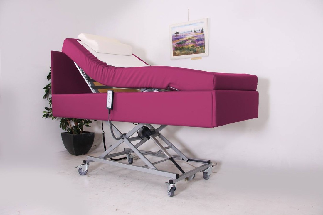 Lancelot hooglaag bed. 100 cm breed en 200 cm lang. In de webwinkel kunt u kiezen uit 175, 225 of 350 kilo max. belastbaarheid.