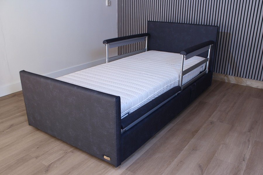 Hoog-laag bed qqq1199 Gereviseerde King Arthur SEN1 90 cm. breed 1 persoons zorg-verpleeg bed. OM SNEL IN HUIS TE HEBBEN. Extra voordelig!